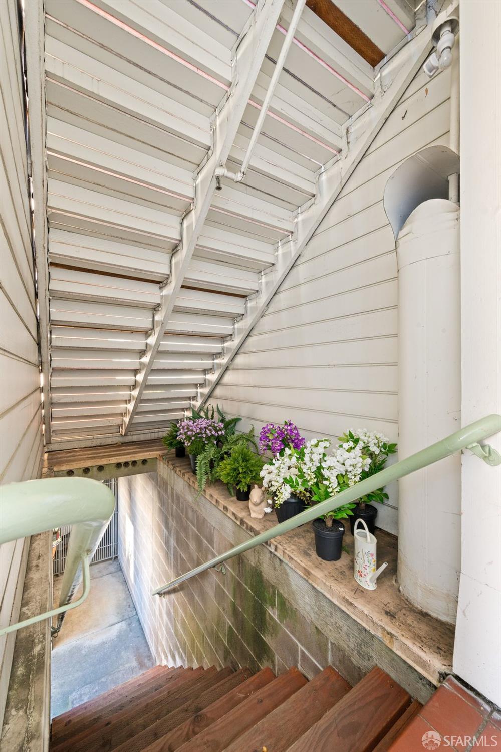 Detail Gallery Image 47 of 92 For 2425 Market St #6,  San Francisco,  CA 94114 - 2 Beds | 1 Baths