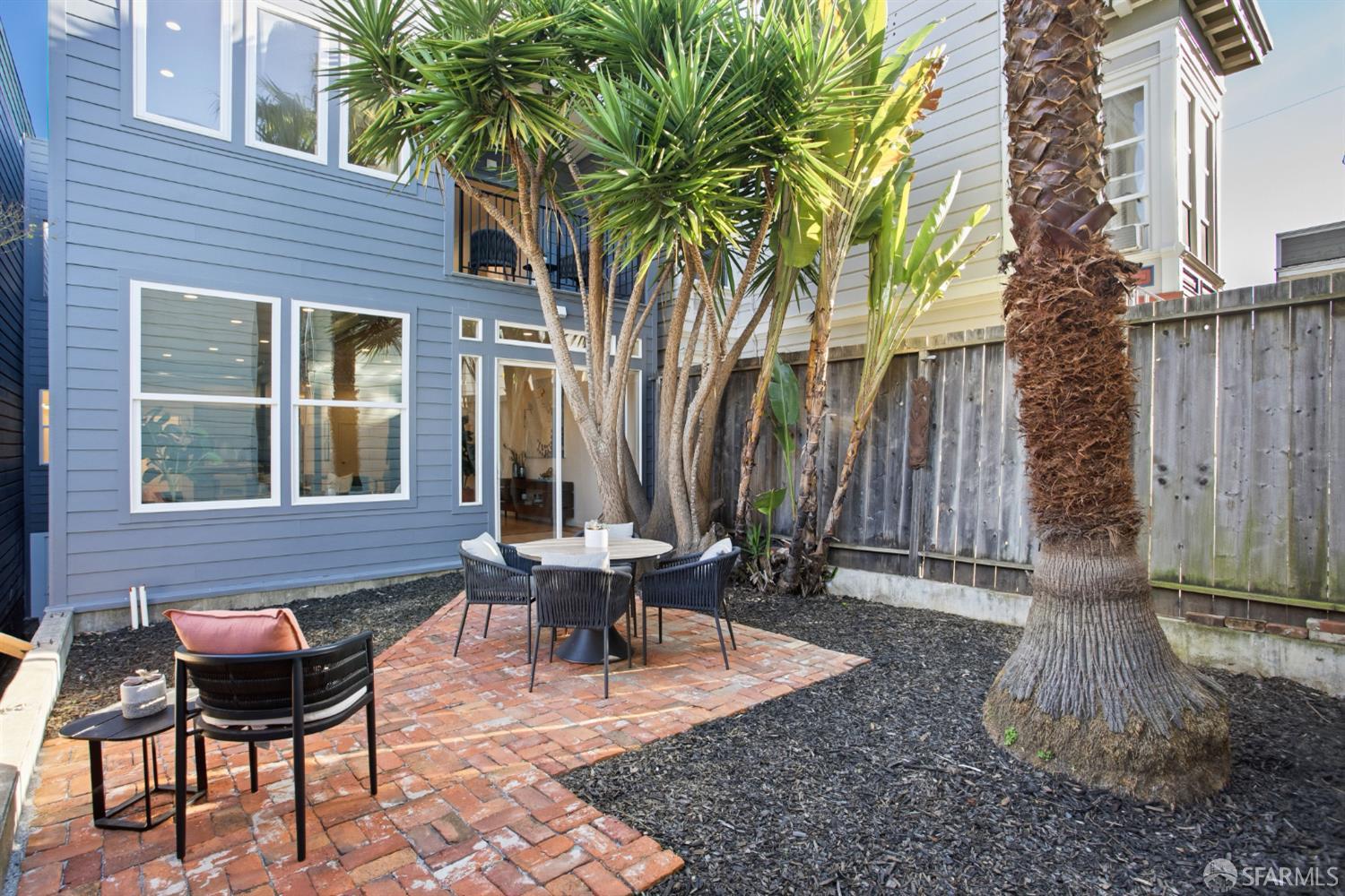 Detail Gallery Image 9 of 31 For 3257 20th St, San Francisco,  CA 94110 - 2 Beds | 2 Baths