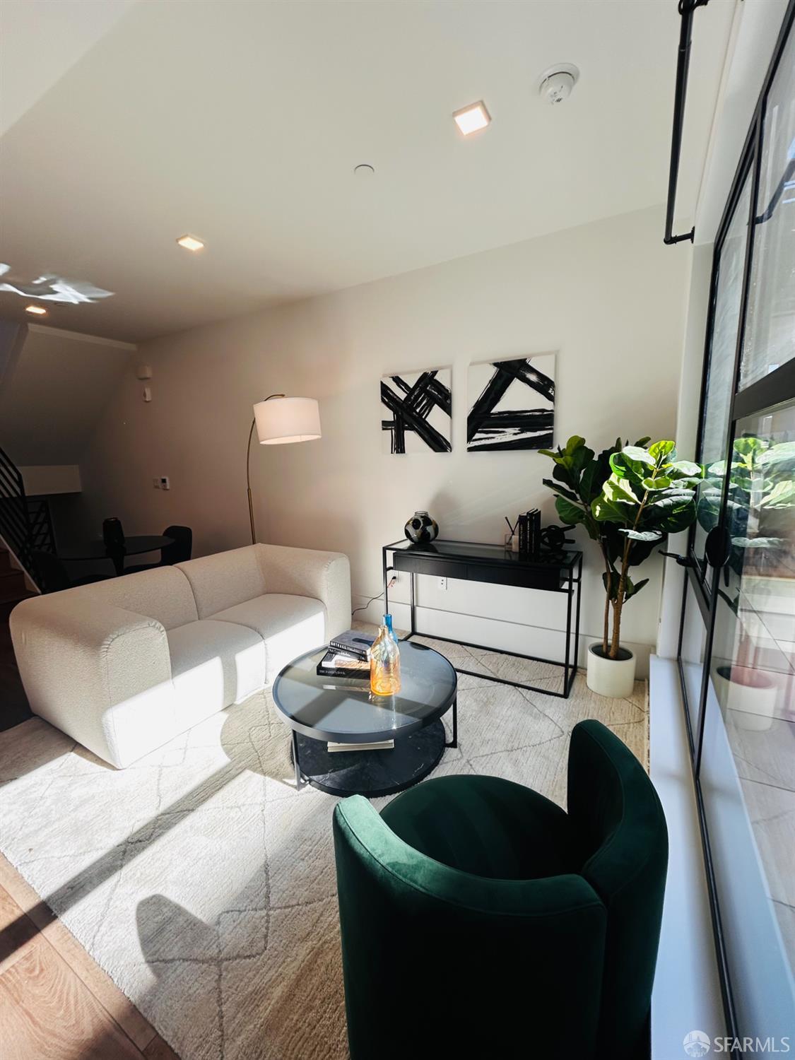 1288 Howard Street # 330