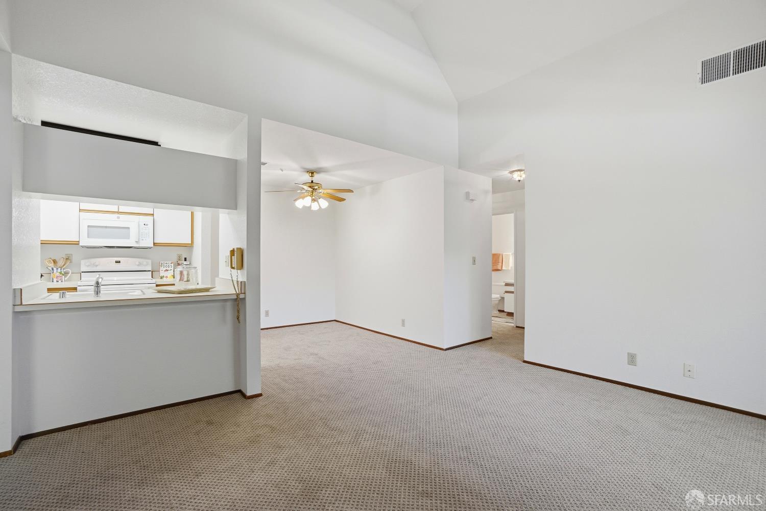 Detail Gallery Image 10 of 39 For 1308 Walden Rd #38,  Walnut Creek,  CA 94597 - 2 Beds | 2 Baths