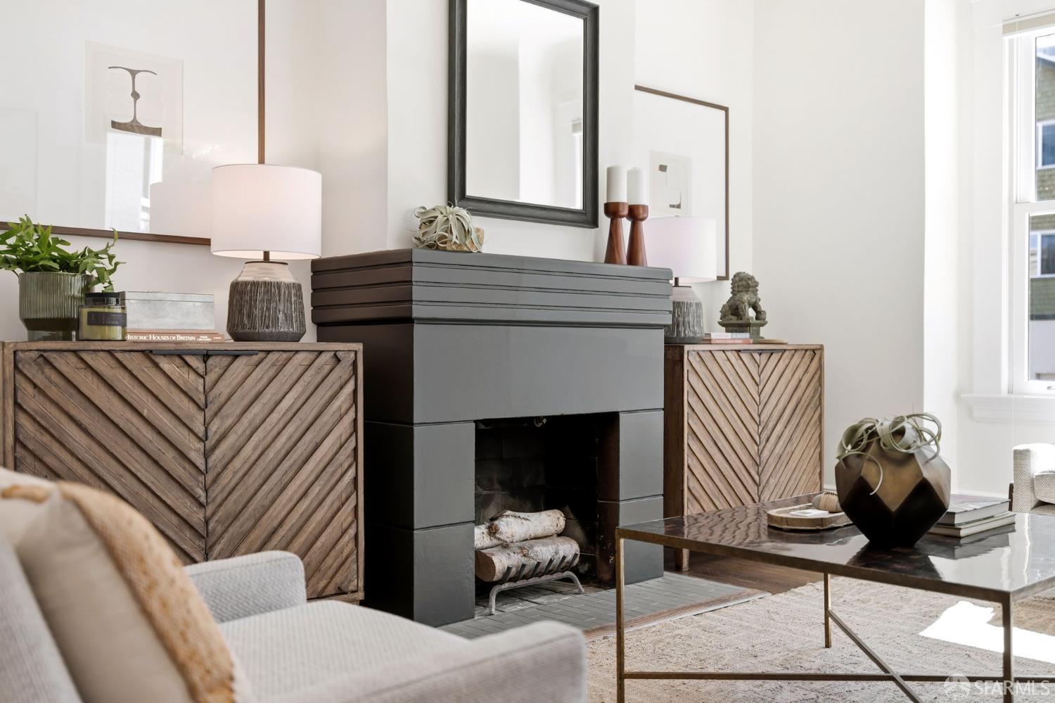 Detail Gallery Image 2 of 40 For 158 Carmel St, San Francisco,  CA 94117 - 2 Beds | 1 Baths