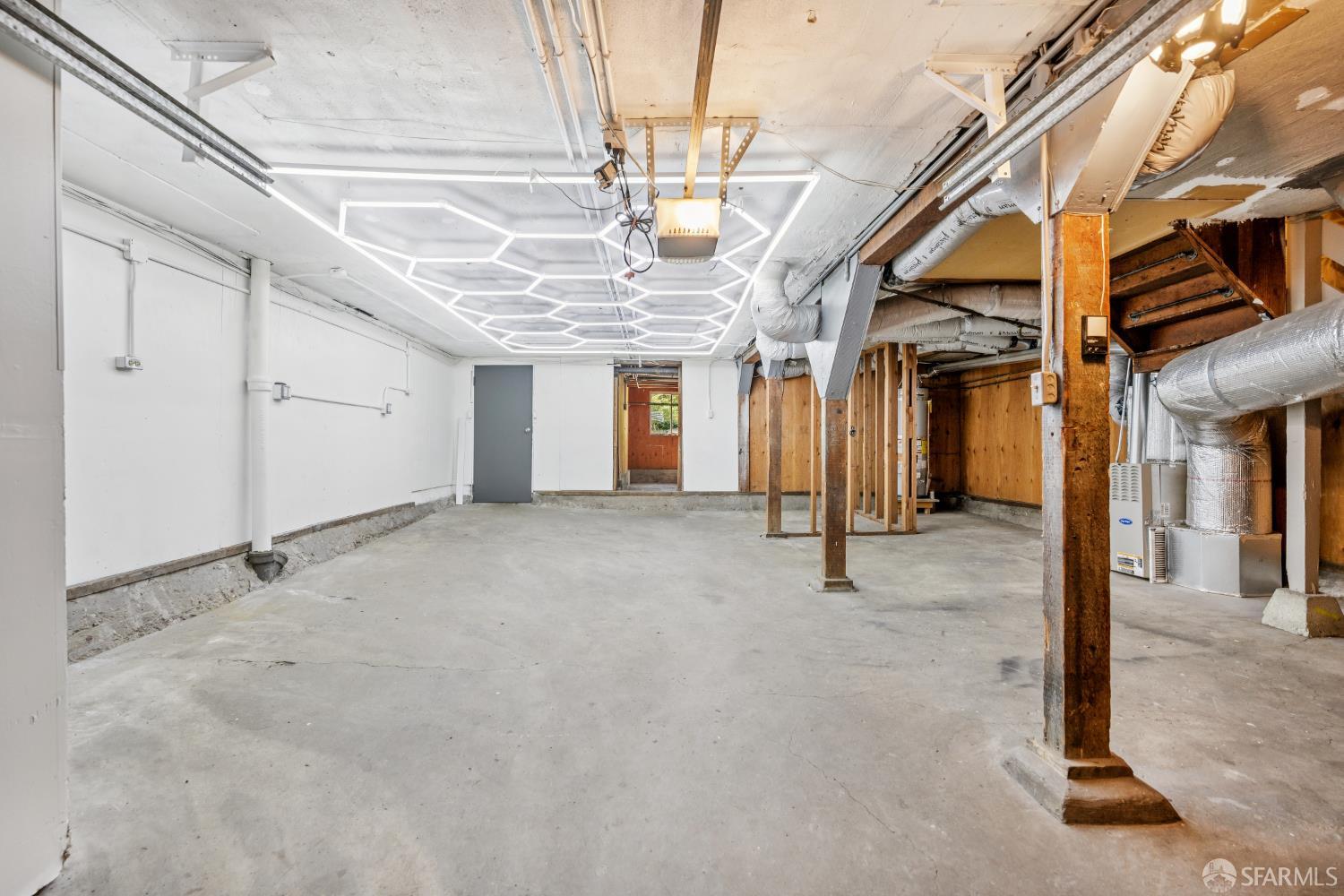 Detail Gallery Image 63 of 73 For 1819 8th Ave, San Francisco,  CA 94109 - 3 Beds | 2 Baths