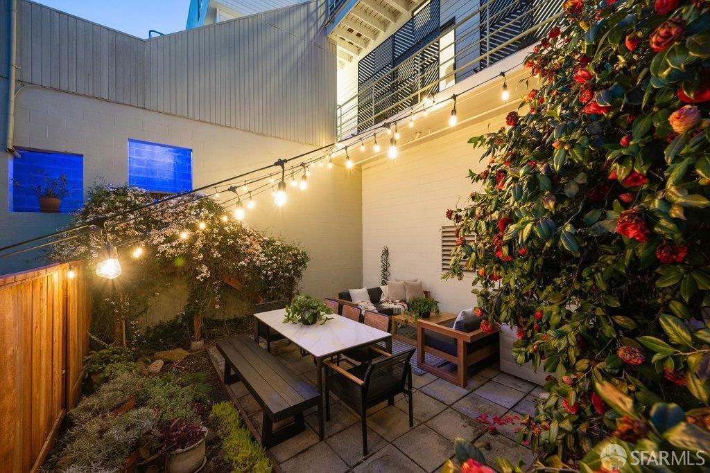 Detail Gallery Image 55 of 92 For 2425 Market St #6,  San Francisco,  CA 94114 - 2 Beds | 1 Baths