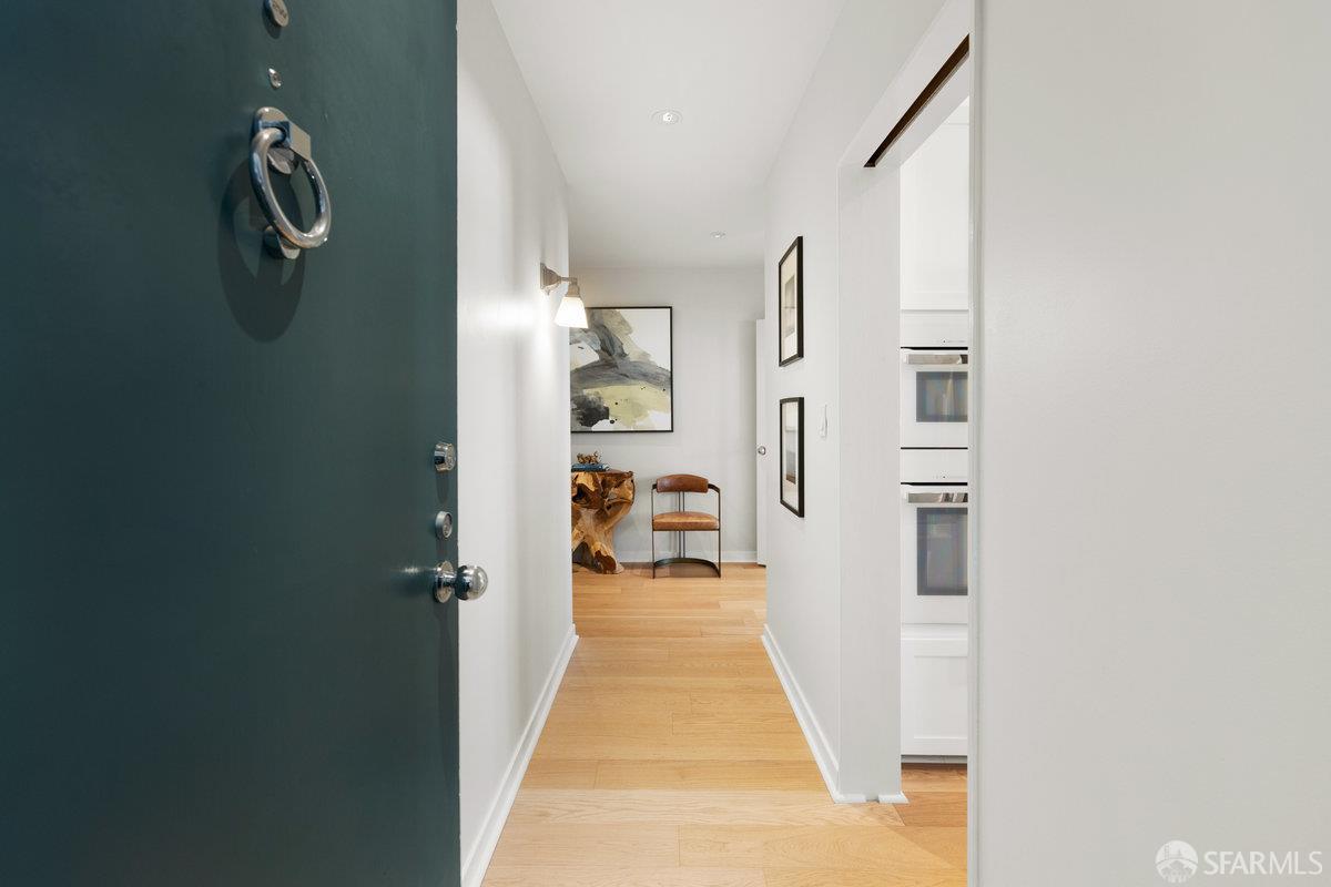 Detail Gallery Image 4 of 39 For 44 Macondray Ln 2w,  San Francisco,  CA 94133 - 2 Beds | 2 Baths