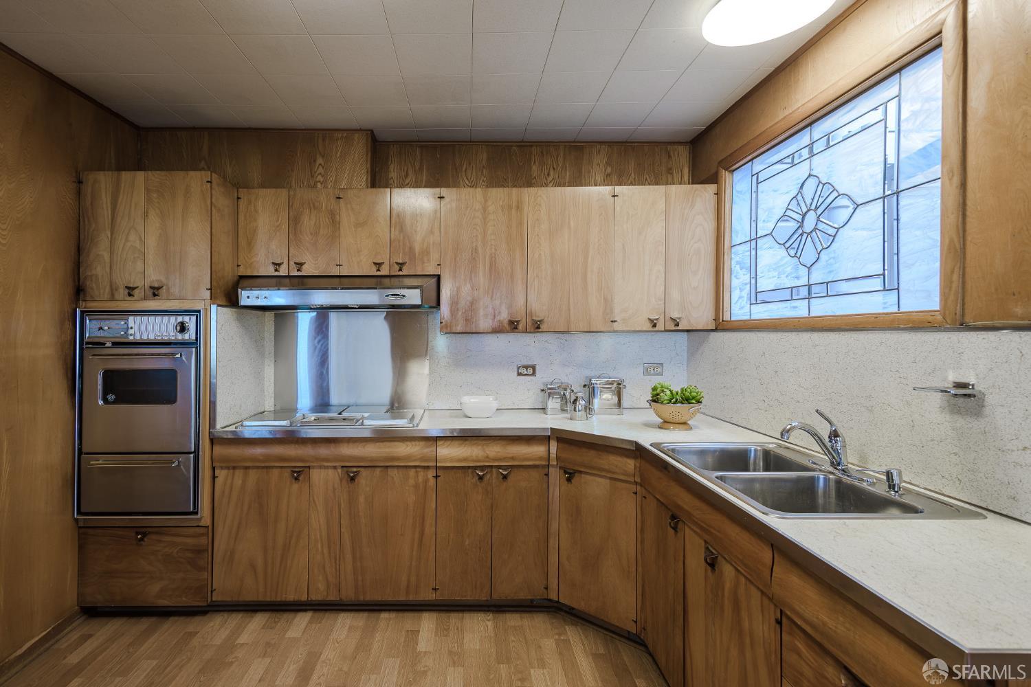 Detail Gallery Image 12 of 30 For 1620 Pacheco St, San Francisco,  CA 94116 - 2 Beds | 1 Baths