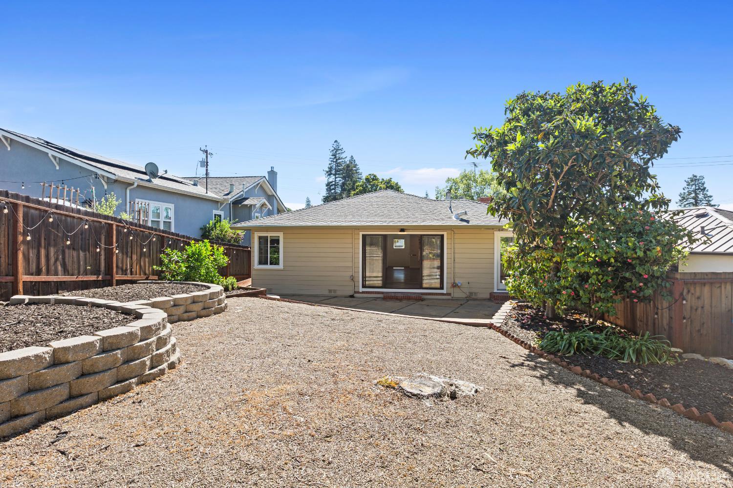 Detail Gallery Image 40 of 54 For 108 Inner Cir, Redwood City,  CA 94062 - 2 Beds | 1 Baths