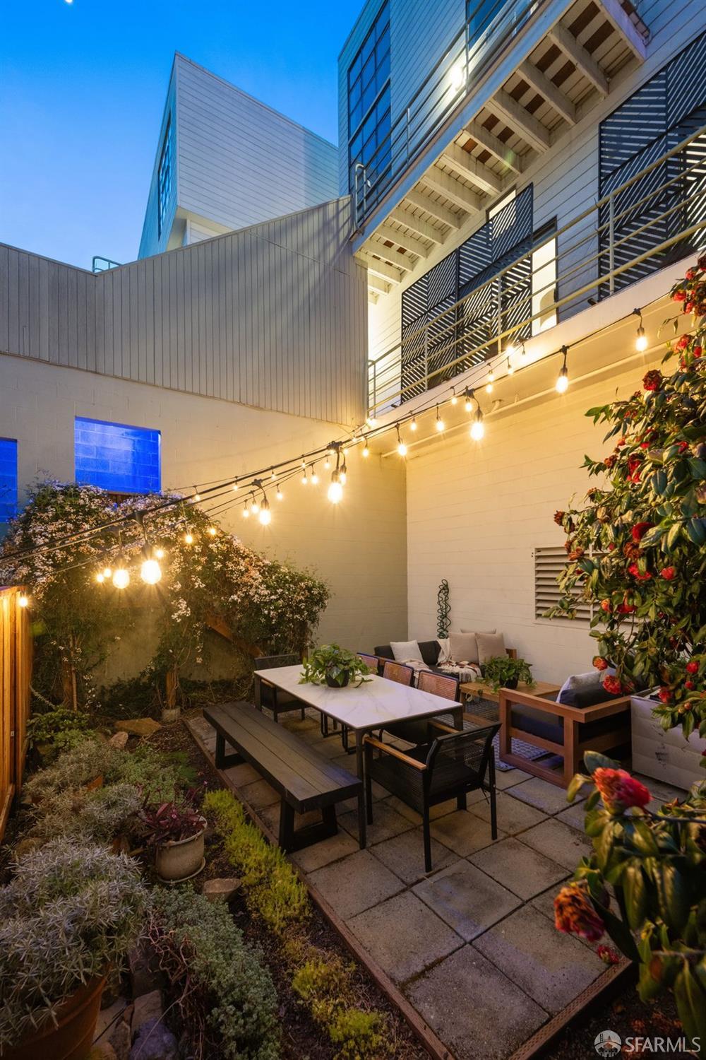 Detail Gallery Image 56 of 92 For 2425 Market St #6,  San Francisco,  CA 94114 - 2 Beds | 1 Baths