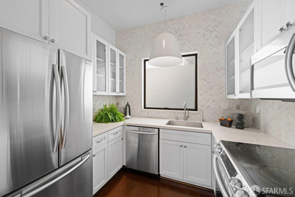 Detail Gallery Image 19 of 92 For 2425 Market St #6,  San Francisco,  CA 94114 - 2 Beds | 1 Baths