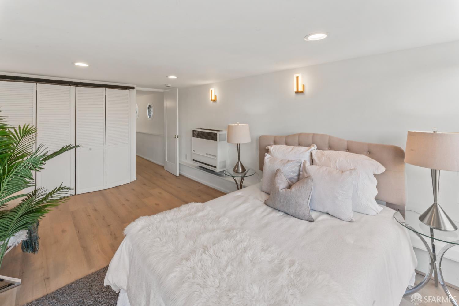 Detail Gallery Image 22 of 43 For 300 Klamath St, Brisbane,  CA 94005 - 3 Beds | 3 Baths