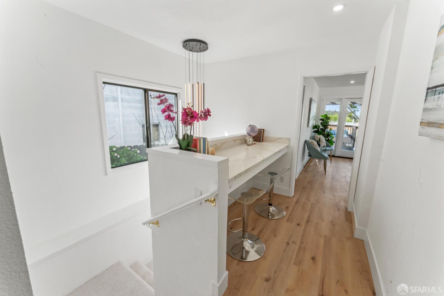 Detail Gallery Image 15 of 43 For 300 Klamath St, Brisbane,  CA 94005 - 3 Beds | 3 Baths