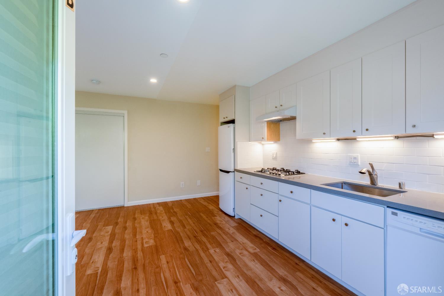 Detail Gallery Image 5 of 88 For 938 Kearney St, El Cerrito,  CA 94133 - 8 Beds | 8/2 Baths