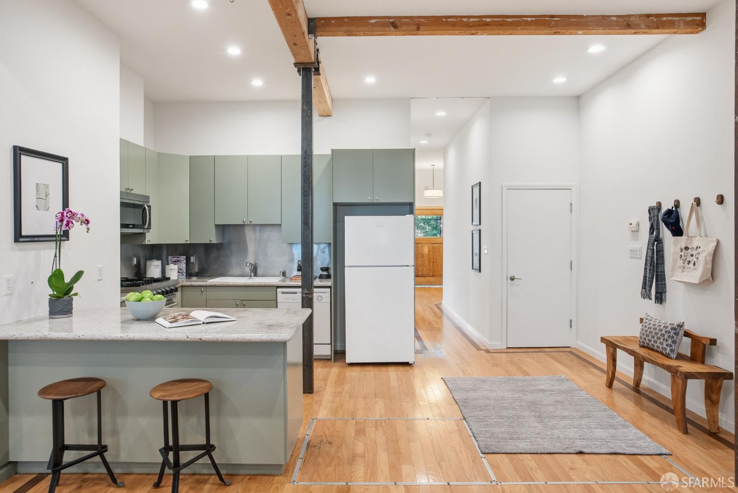 Detail Gallery Image 12 of 31 For 3257 20th St, San Francisco,  CA 94110 - 2 Beds | 2 Baths