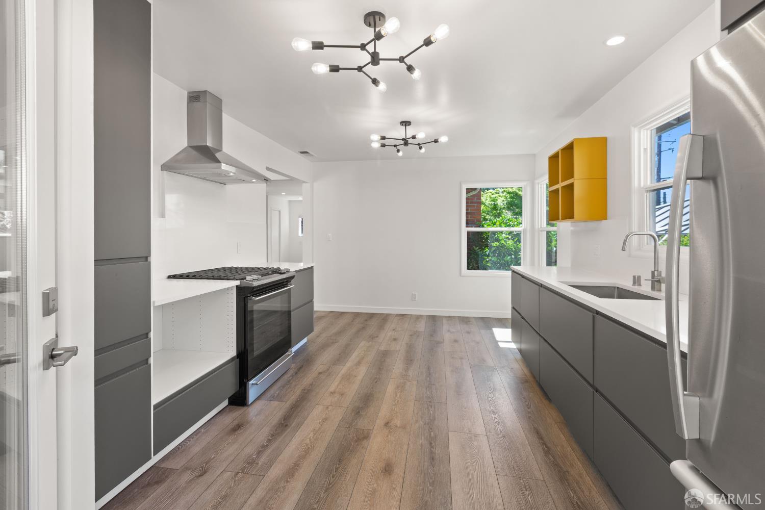 Detail Gallery Image 27 of 54 For 108 Inner Cir, Redwood City,  CA 94062 - 2 Beds | 1 Baths