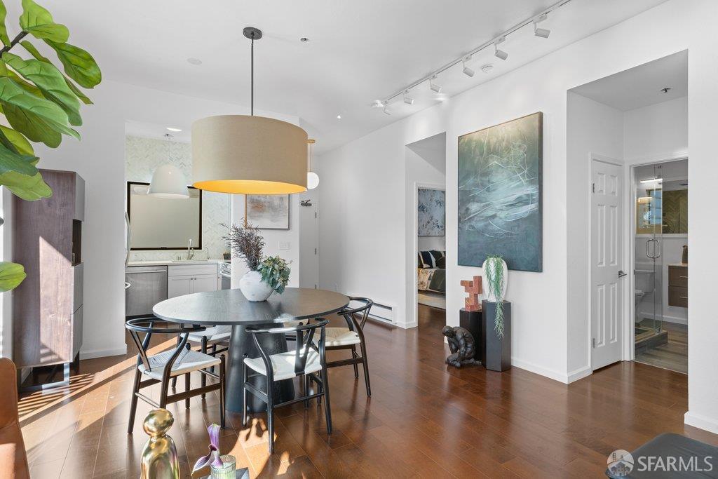 Detail Gallery Image 12 of 92 For 2425 Market St #6,  San Francisco,  CA 94114 - 2 Beds | 1 Baths