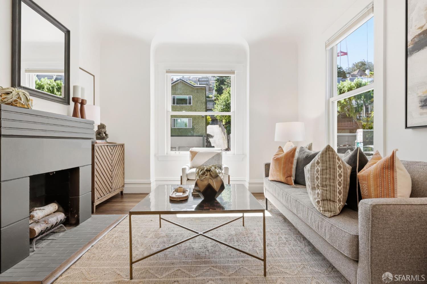 Detail Gallery Image 3 of 40 For 158 Carmel St, San Francisco,  CA 94117 - 2 Beds | 1 Baths