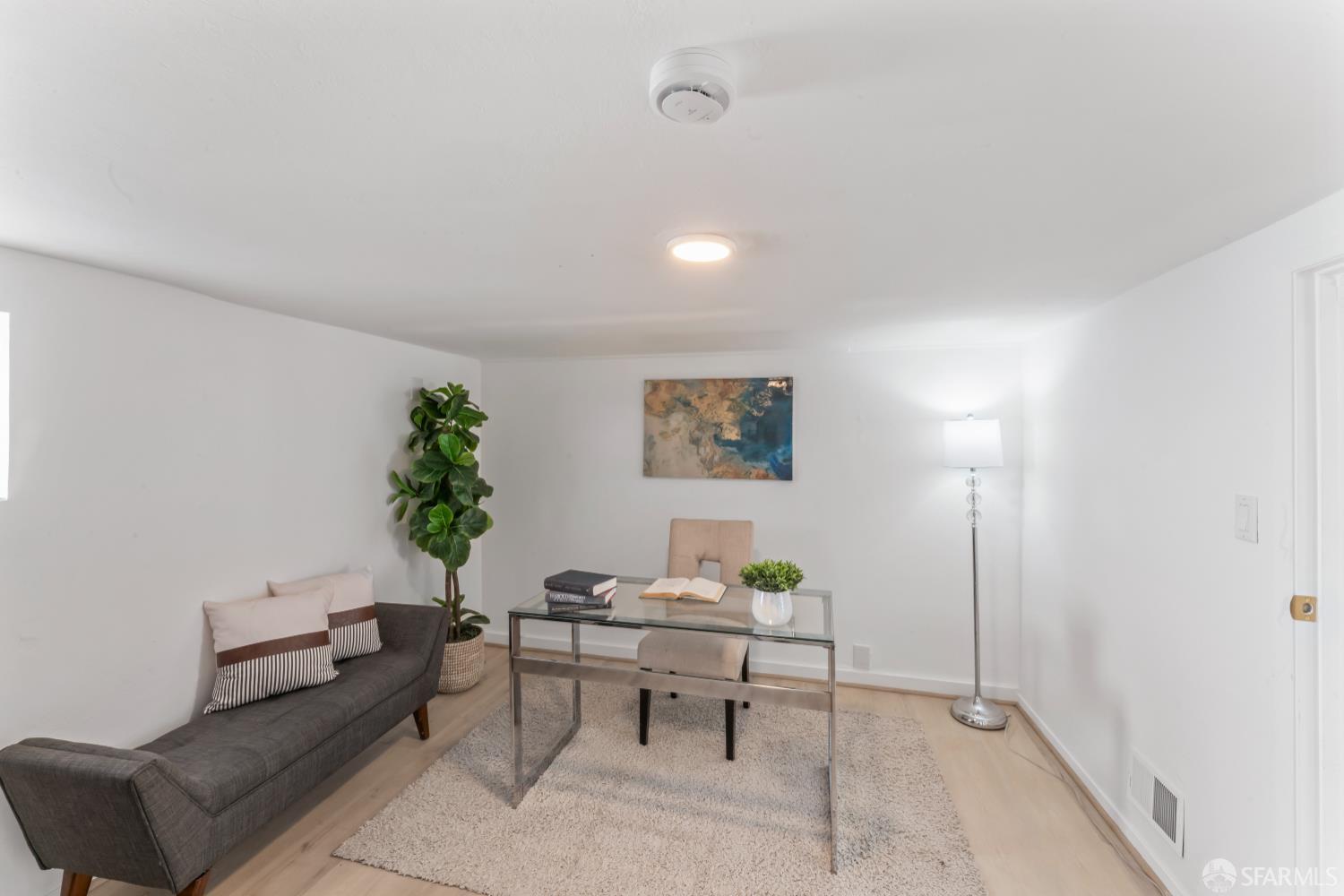 Detail Gallery Image 25 of 43 For 300 Klamath St, Brisbane,  CA 94005 - 3 Beds | 3 Baths