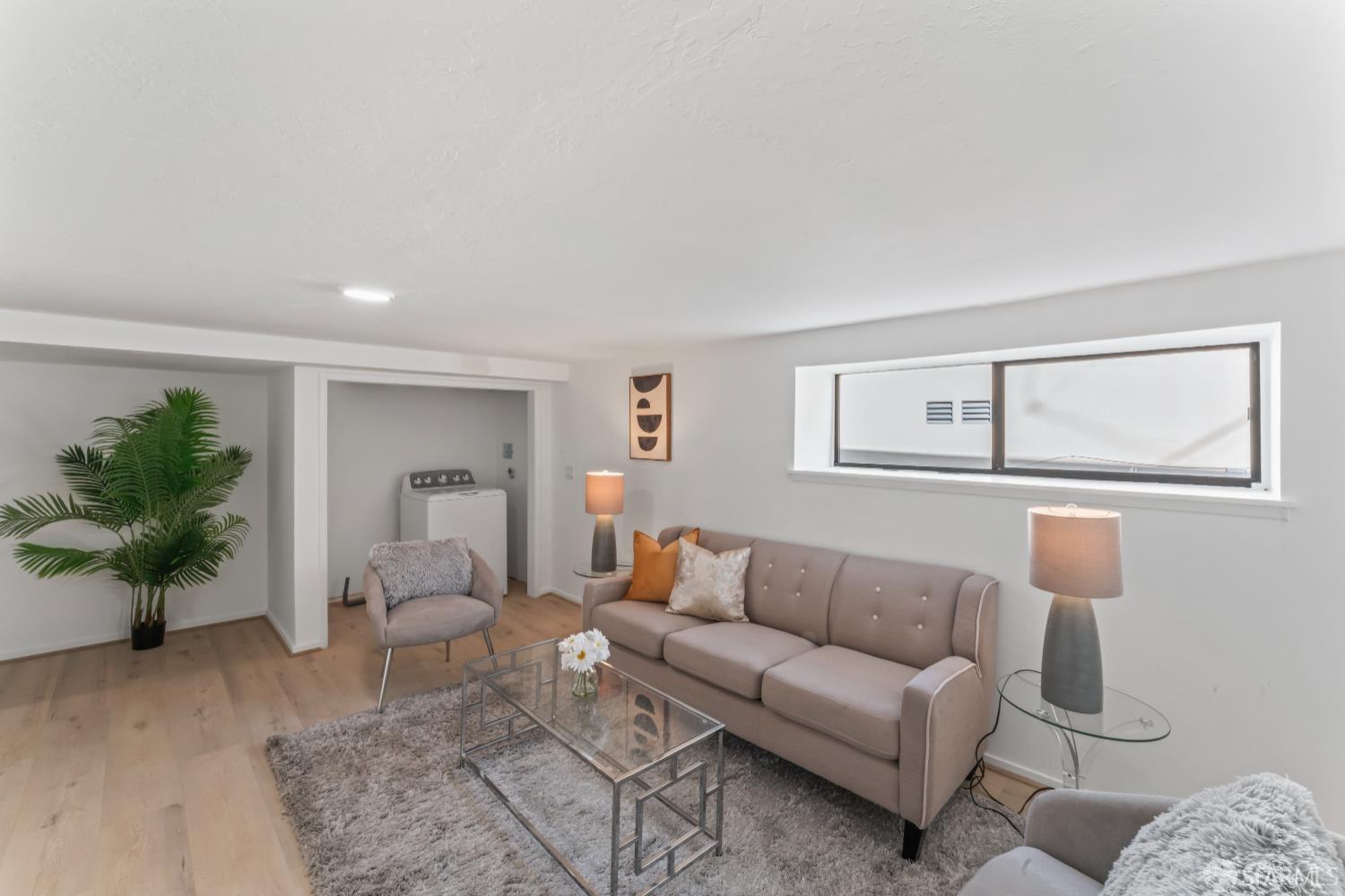 Detail Gallery Image 24 of 43 For 300 Klamath St, Brisbane,  CA 94005 - 3 Beds | 3 Baths