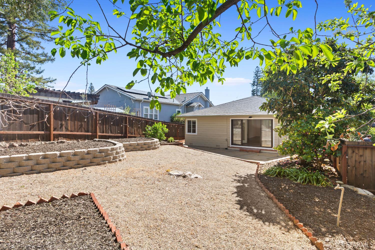 Detail Gallery Image 41 of 54 For 108 Inner Cir, Redwood City,  CA 94062 - 2 Beds | 1 Baths