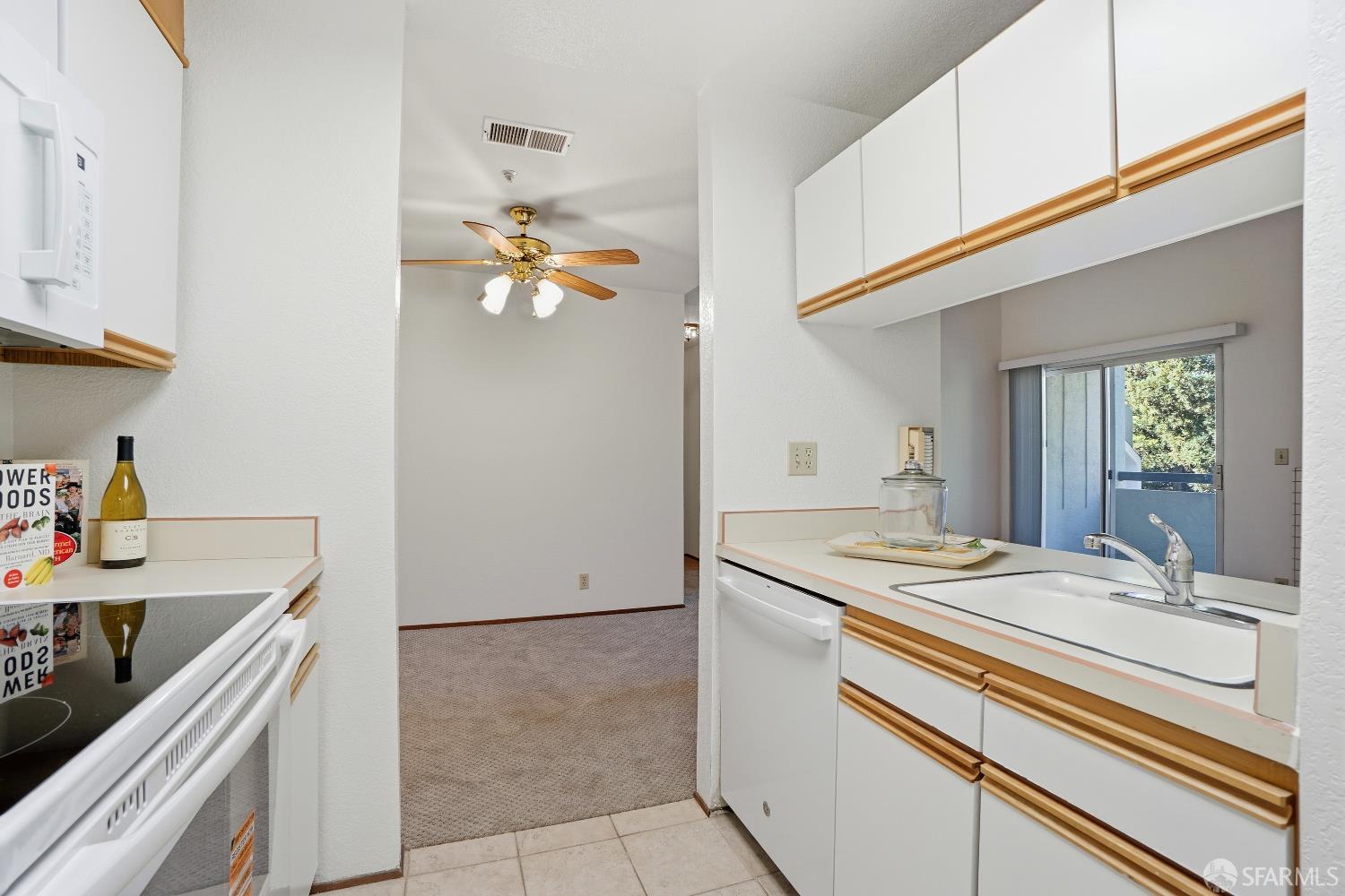 Detail Gallery Image 14 of 39 For 1308 Walden Rd #38,  Walnut Creek,  CA 94597 - 2 Beds | 2 Baths