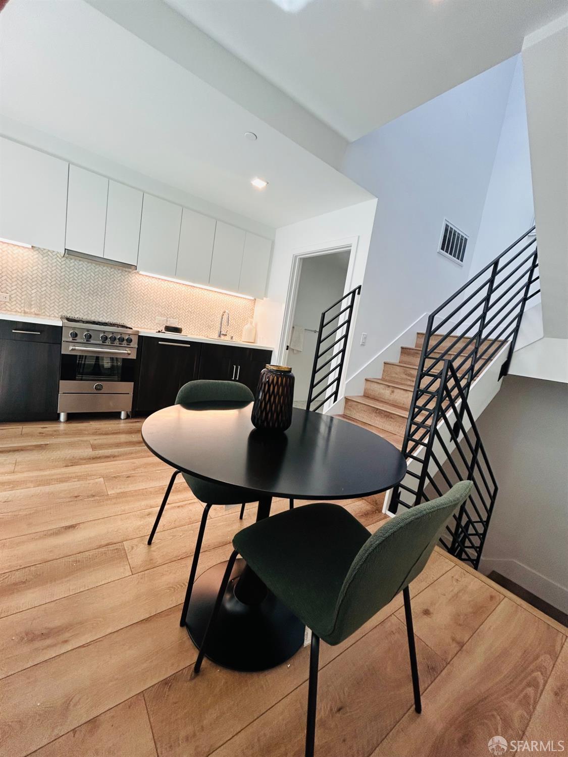 Detail Gallery Image 5 of 57 For 1288 Howard St #330,  San Francisco,  CA 94103 - 2 Beds | 2/1 Baths