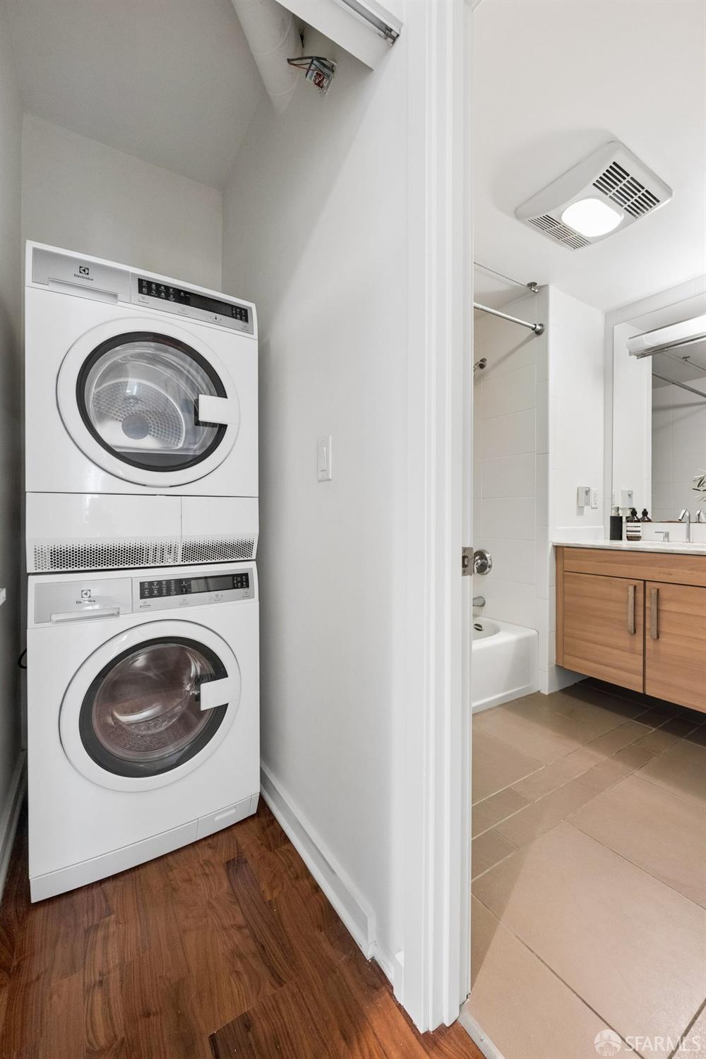 Photo #16: 426115049 Listing: Photo #16