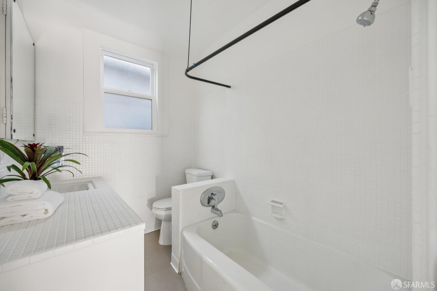 Detail Gallery Image 38 of 73 For 1819 8th Ave, San Francisco,  CA 94109 - 3 Beds | 2 Baths