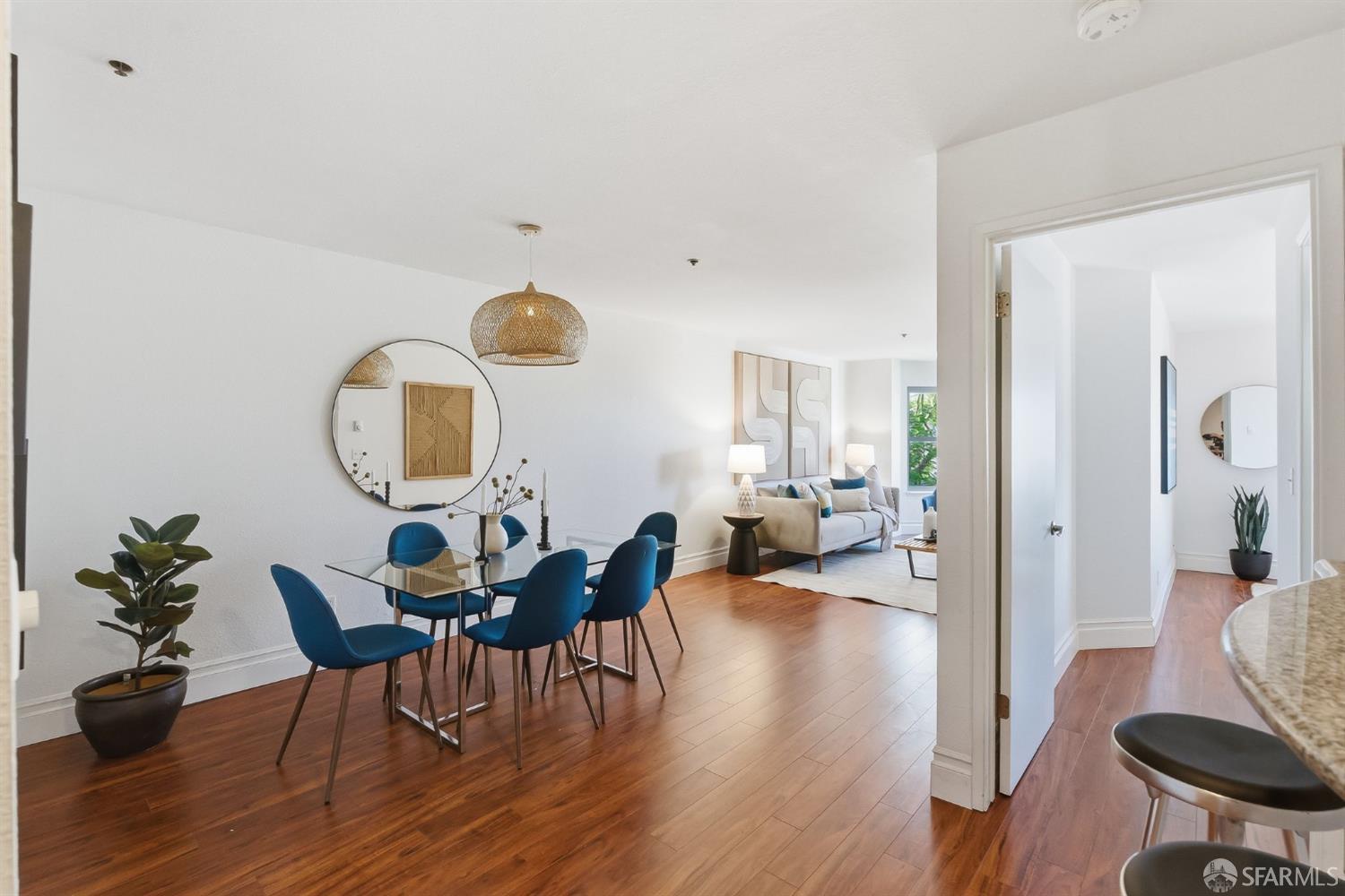 Photo #5: 426113213 Listing: Photo #5