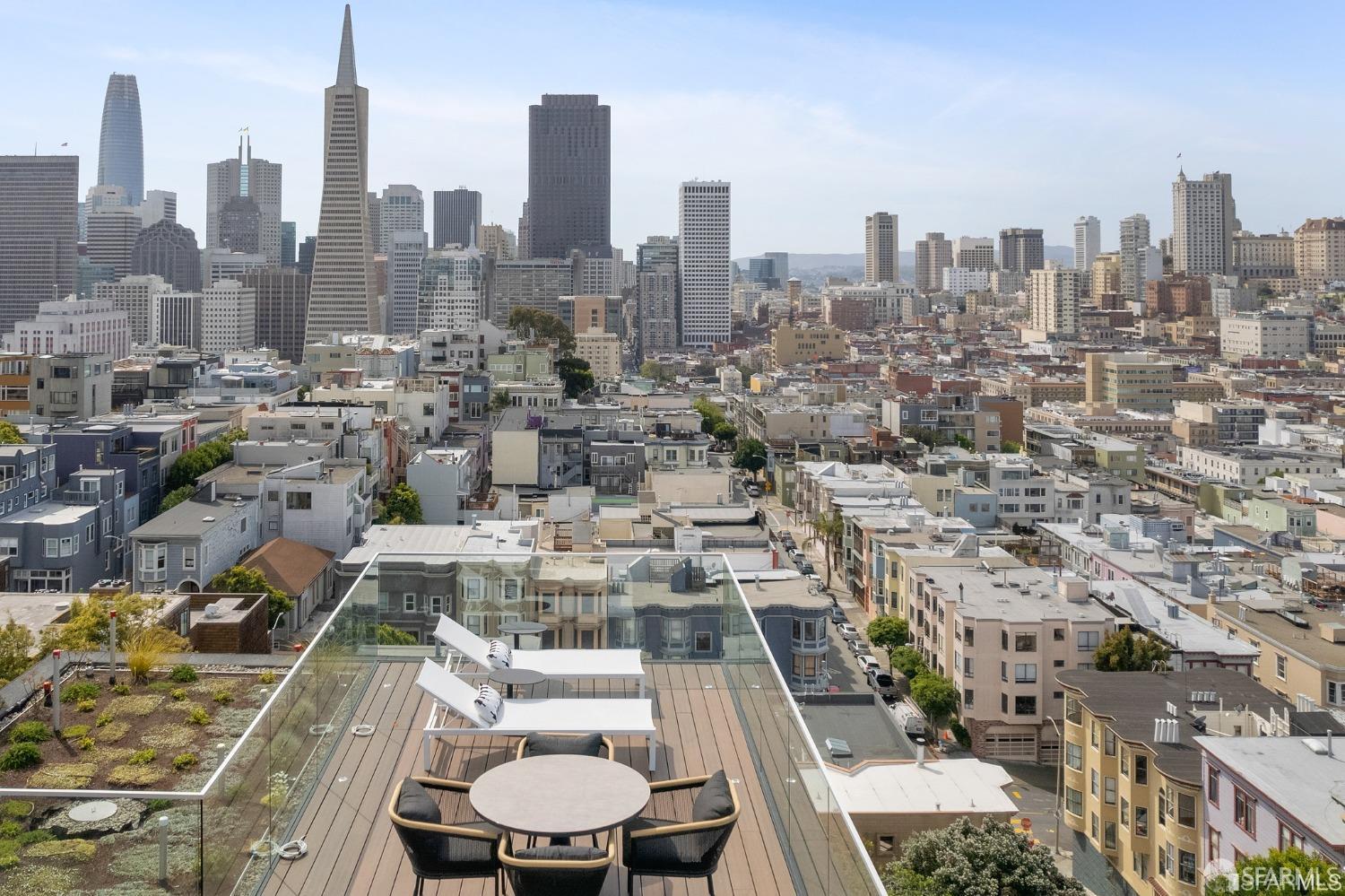 Detail Gallery Image 6 of 16 For 119 Telegraph Hill Blvd, San Francisco,  CA 94133 - 3 Beds | 4/1 Baths