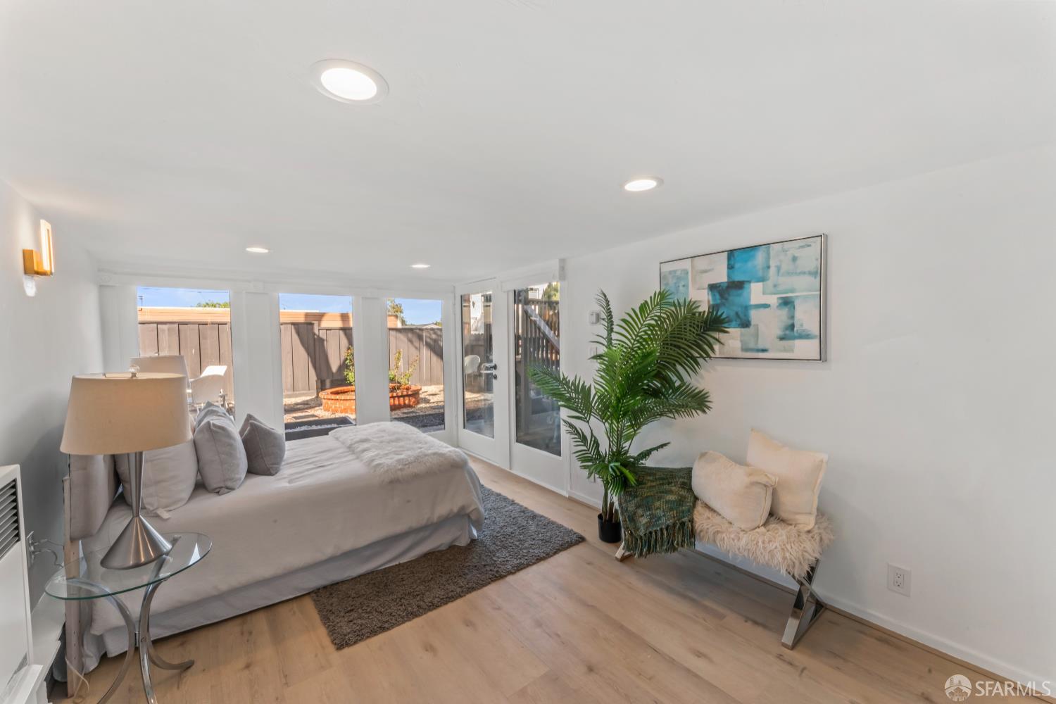 Detail Gallery Image 20 of 43 For 300 Klamath St, Brisbane,  CA 94005 - 3 Beds | 3 Baths