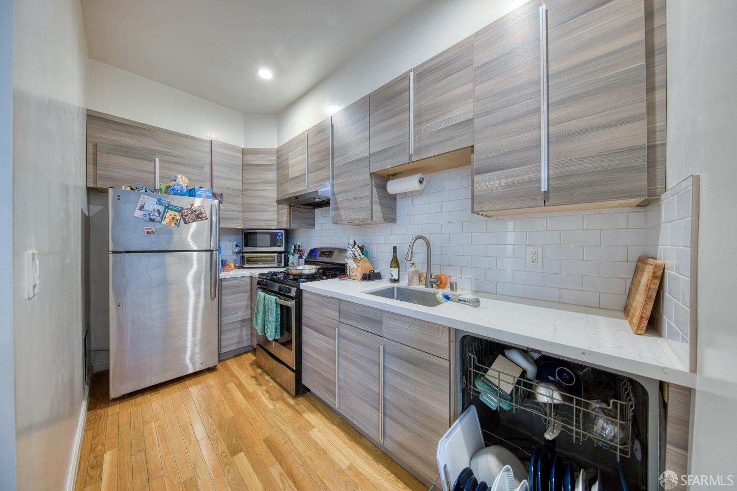 Detail Gallery Image 6 of 11 For 1230 Jackson St, San Francisco,  CA 94109 - – Beds | – Baths