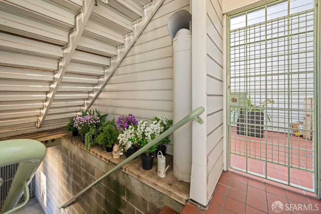 Detail Gallery Image 45 of 92 For 2425 Market St #6,  San Francisco,  CA 94114 - 2 Beds | 1 Baths