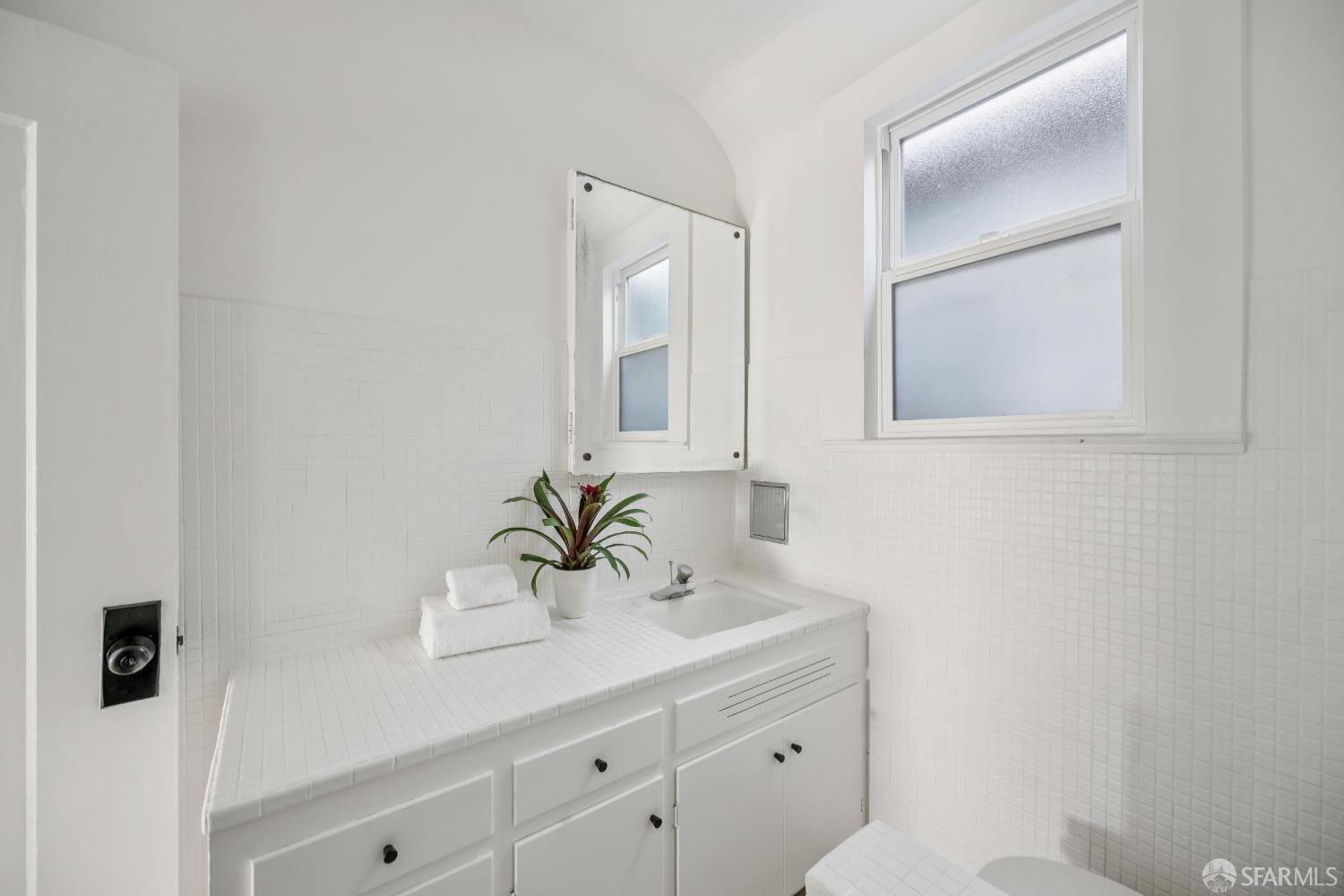 Detail Gallery Image 39 of 73 For 1819 8th Ave, San Francisco,  CA 94109 - 3 Beds | 2 Baths