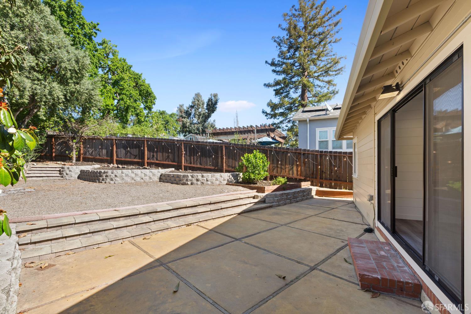 Detail Gallery Image 37 of 54 For 108 Inner Cir, Redwood City,  CA 94062 - 2 Beds | 1 Baths