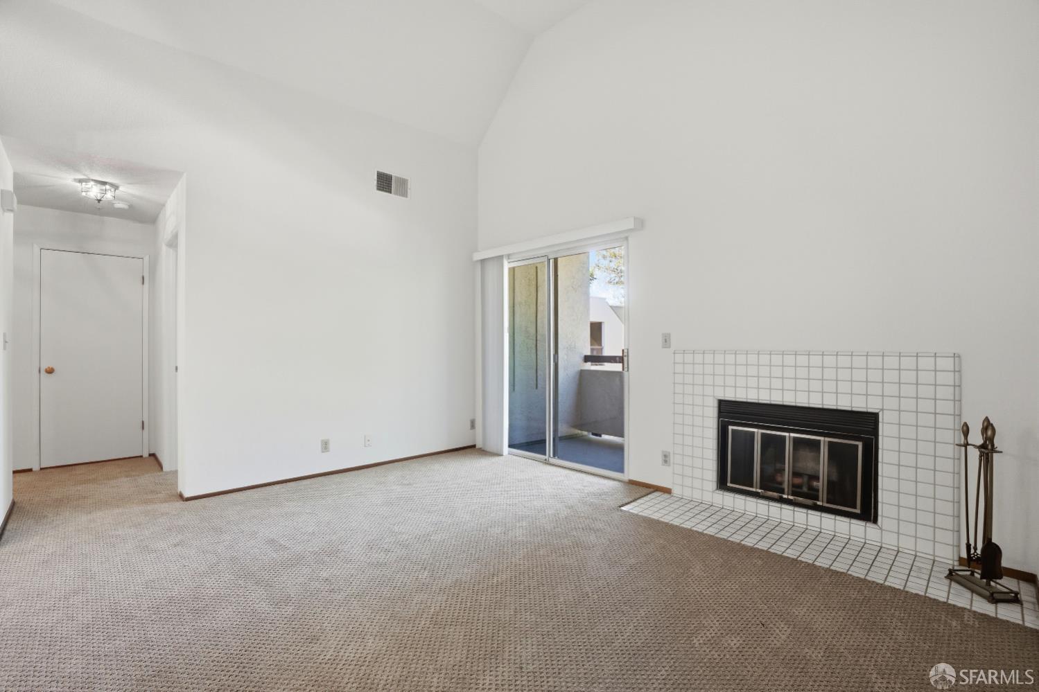 Detail Gallery Image 8 of 39 For 1308 Walden Rd #38,  Walnut Creek,  CA 94597 - 2 Beds | 2 Baths