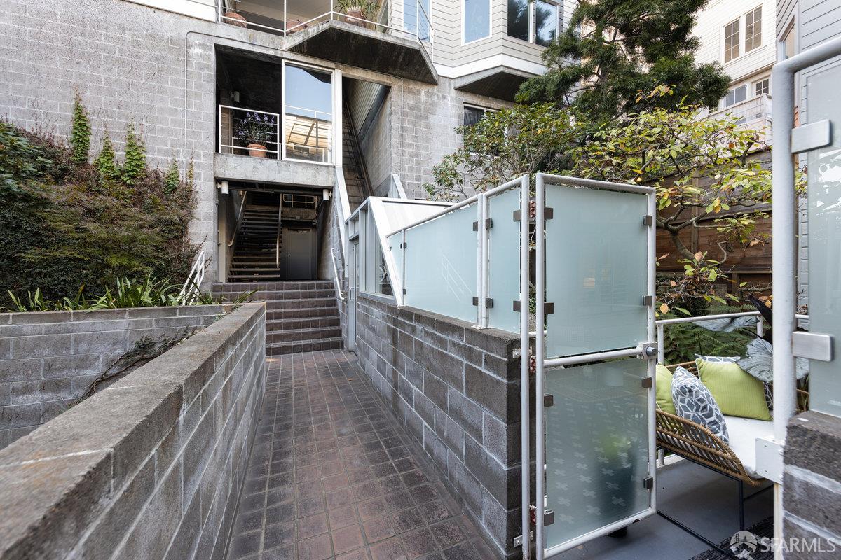 Detail Gallery Image 36 of 39 For 44 Macondray Ln 2w,  San Francisco,  CA 94133 - 2 Beds | 2 Baths