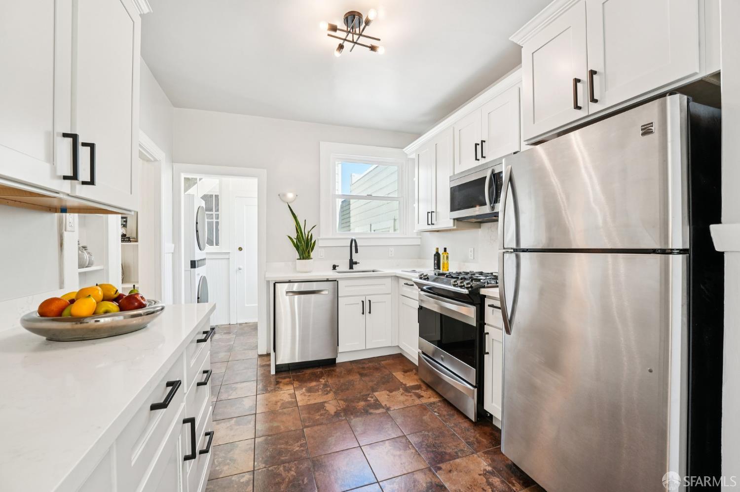 Detail Gallery Image 4 of 23 For 3967 18th St #4,  San Francisco,  CA 94114 - 1 Beds | 1 Baths