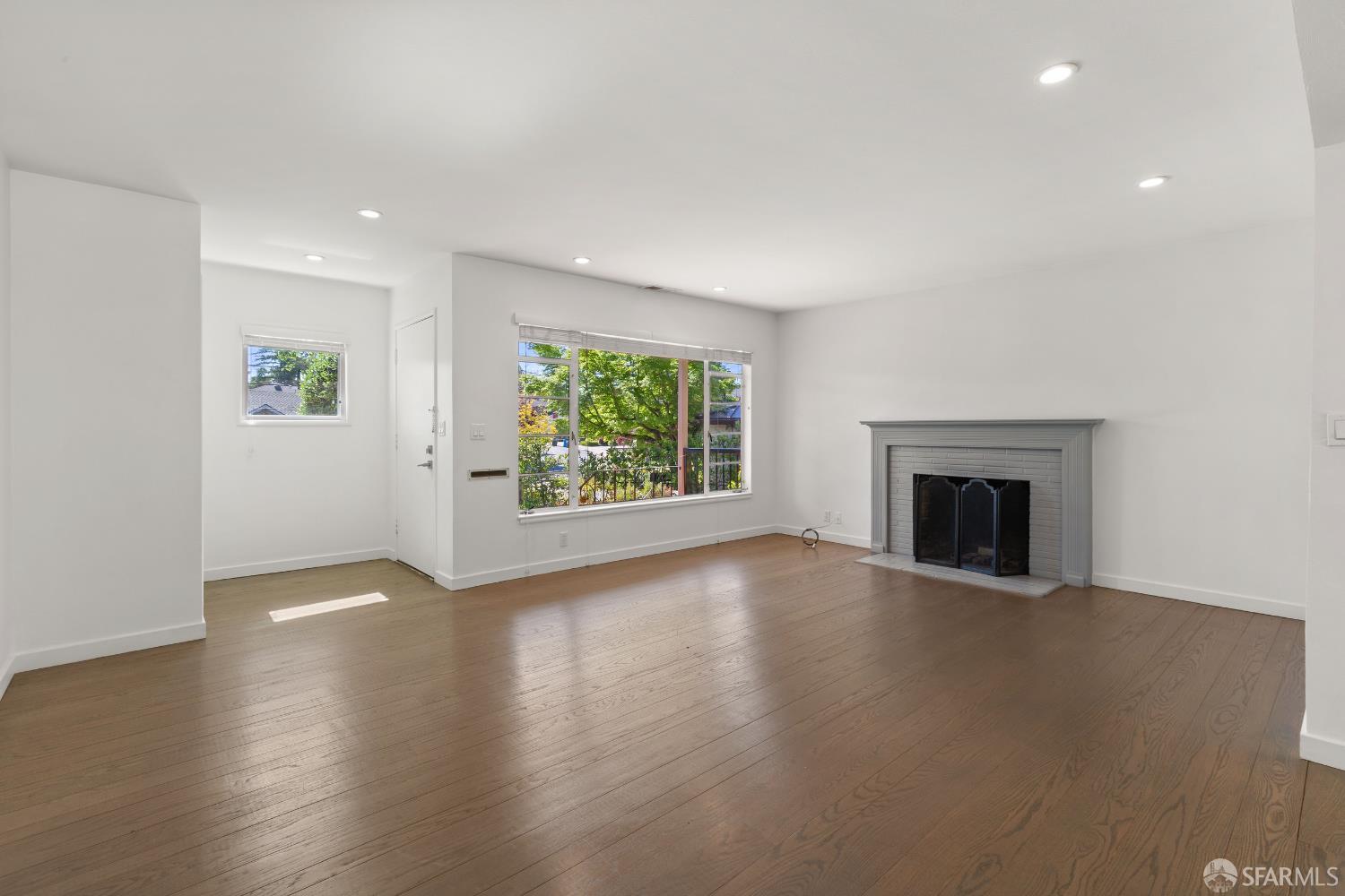 Detail Gallery Image 11 of 54 For 108 Inner Cir, Redwood City,  CA 94062 - 2 Beds | 1 Baths