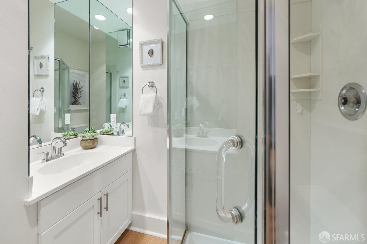 Detail Gallery Image 30 of 39 For 44 Macondray Ln 2w,  San Francisco,  CA 94133 - 2 Beds | 2 Baths
