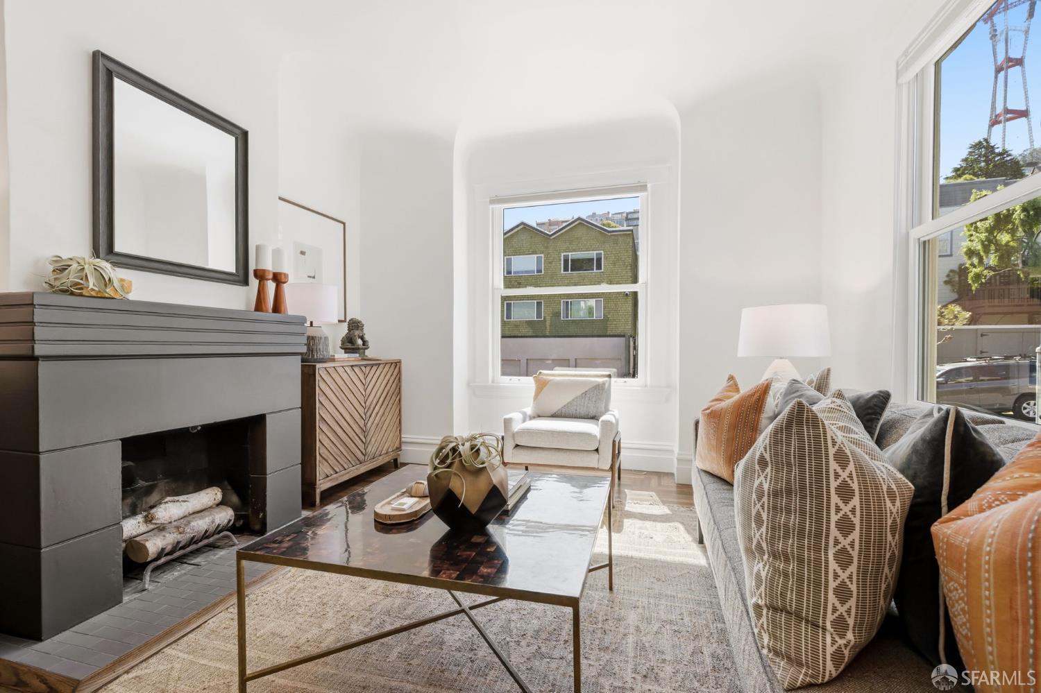 Detail Gallery Image 5 of 40 For 158 Carmel St, San Francisco,  CA 94117 - 2 Beds | 1 Baths