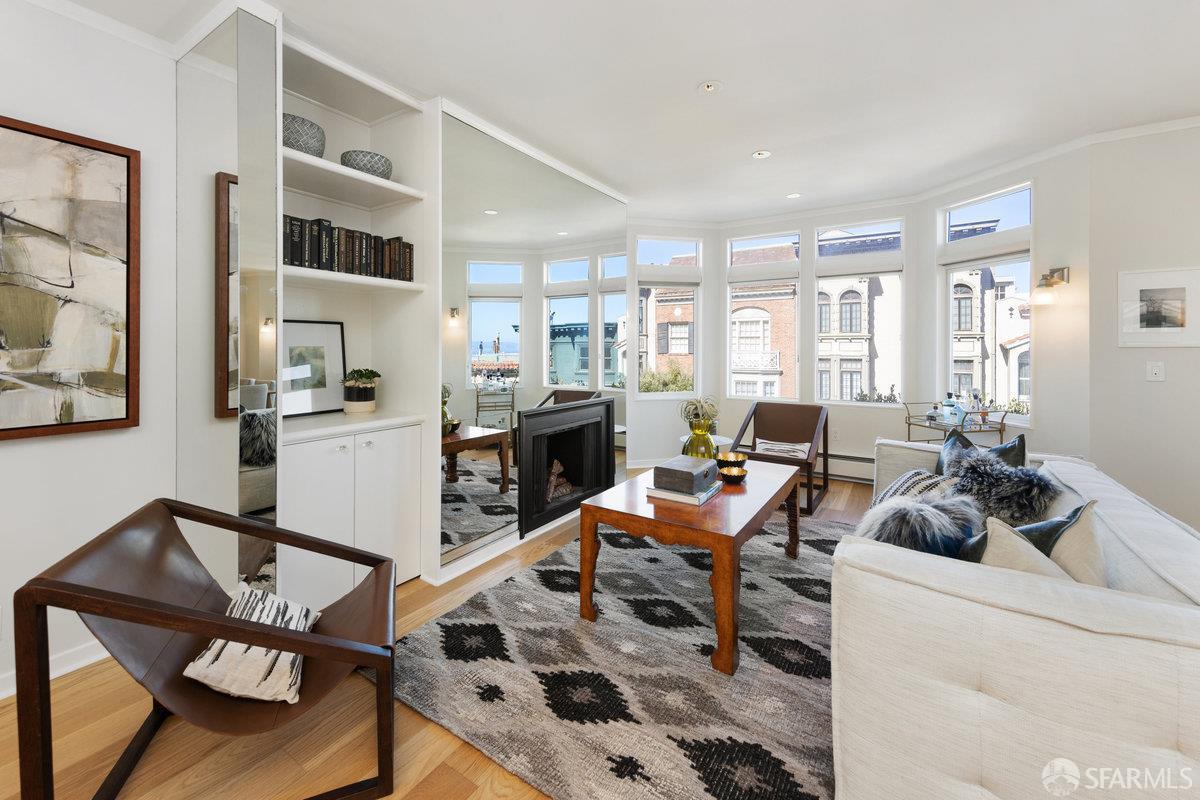 Detail Gallery Image 7 of 39 For 44 Macondray Ln 2w,  San Francisco,  CA 94133 - 2 Beds | 2 Baths