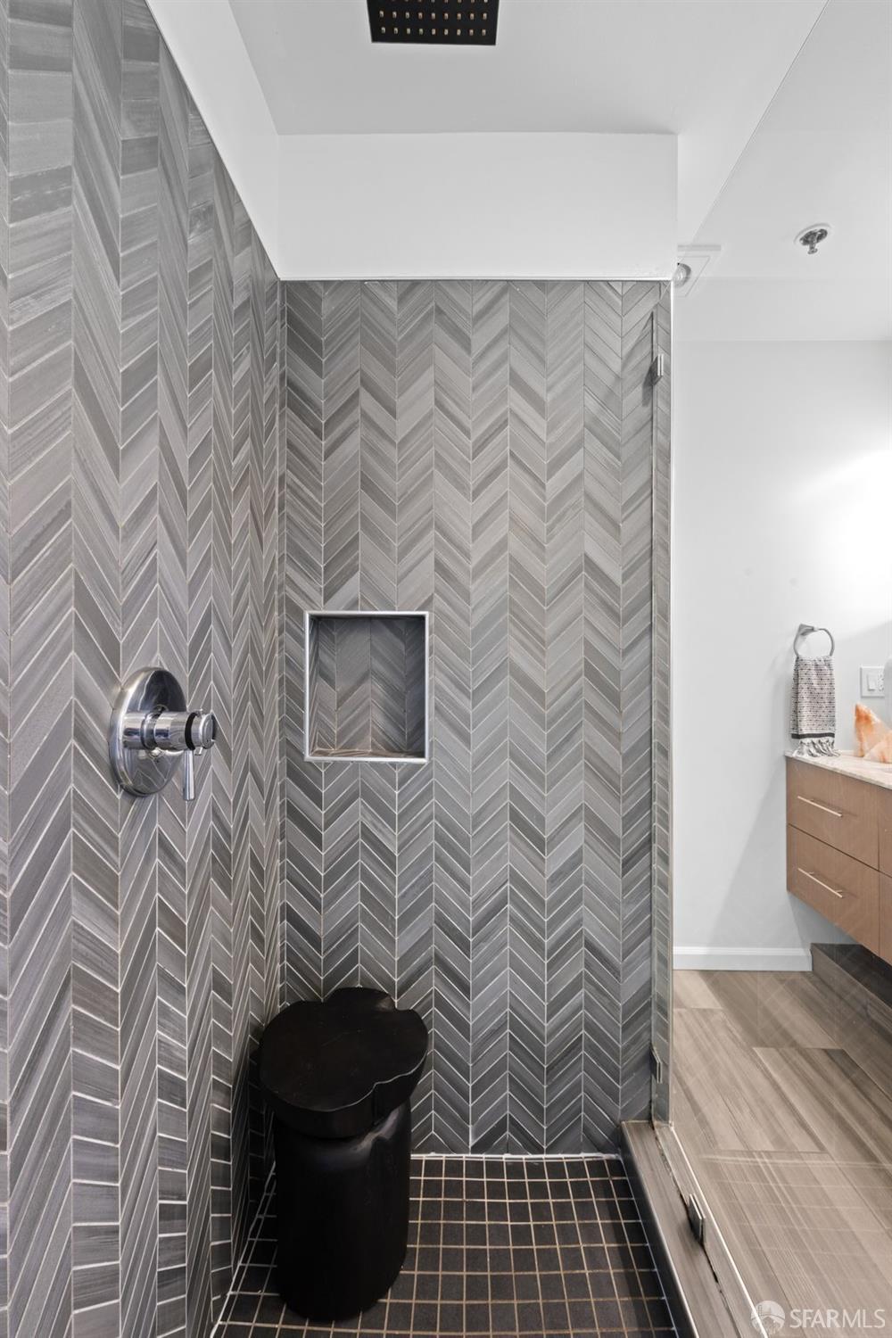 Detail Gallery Image 34 of 92 For 2425 Market St #6,  San Francisco,  CA 94114 - 2 Beds | 1 Baths