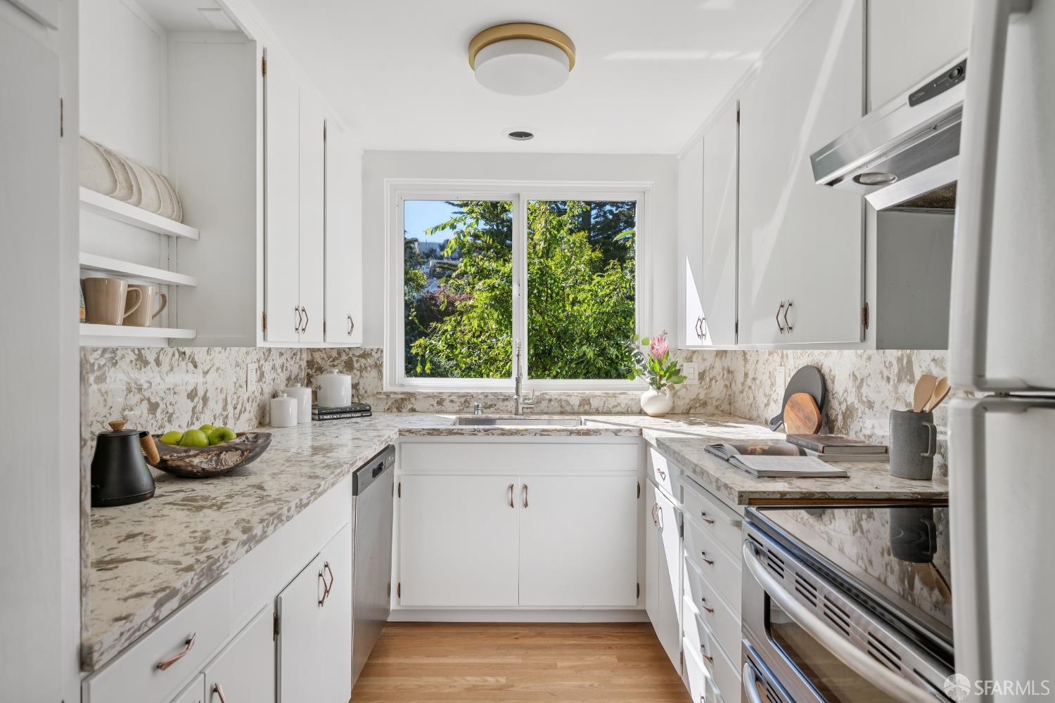 Detail Gallery Image 21 of 73 For 1819 8th Ave, San Francisco,  CA 94109 - 3 Beds | 2 Baths