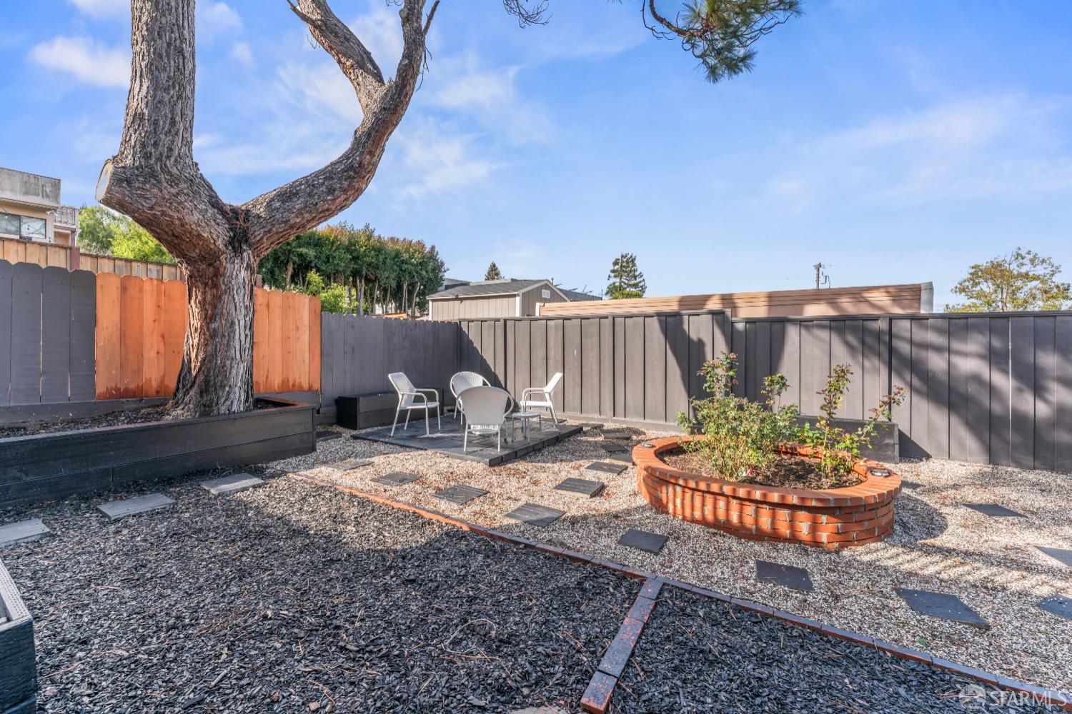 Detail Gallery Image 33 of 43 For 300 Klamath St, Brisbane,  CA 94005 - 3 Beds | 3 Baths