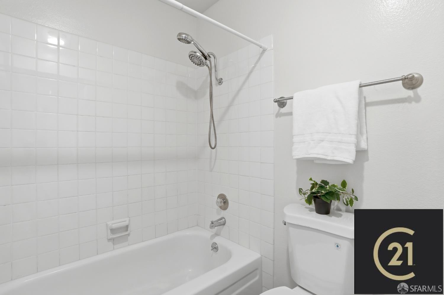 Detail Gallery Image 35 of 44 For 230 N Lake Merced Hls 1a,  San Francisco,  CA 94132 - 2 Beds | 2 Baths