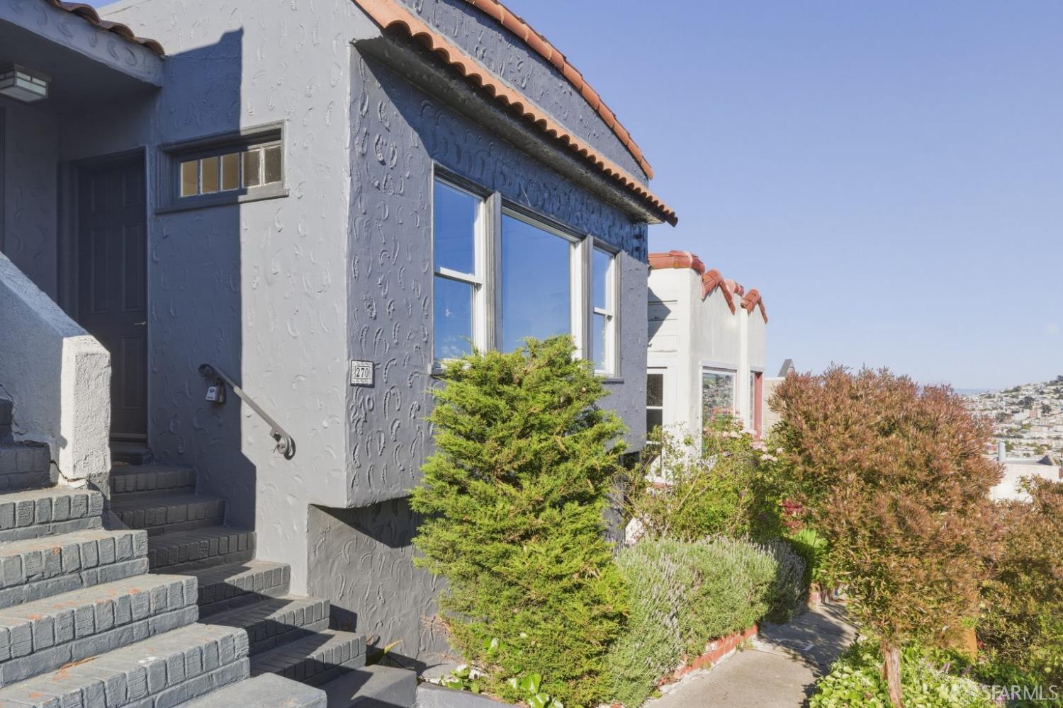 Detail Gallery Image 3 of 36 For 270 Judson Ave, San Francisco,  CA 94112 - 2 Beds | 1 Baths