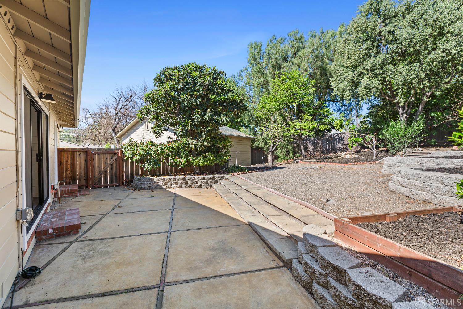 Detail Gallery Image 36 of 54 For 108 Inner Cir, Redwood City,  CA 94062 - 2 Beds | 1 Baths