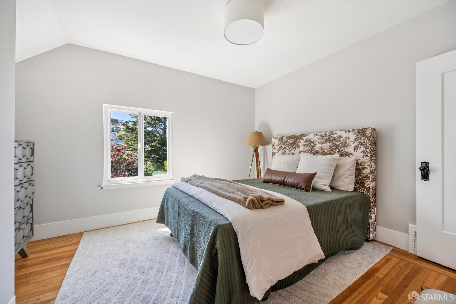 Detail Gallery Image 43 of 73 For 1819 8th Ave, San Francisco,  CA 94109 - 3 Beds | 2 Baths