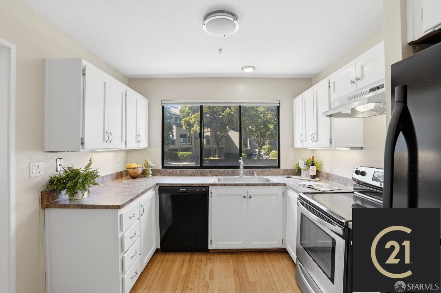 Detail Gallery Image 11 of 44 For 230 N Lake Merced Hls 1a,  San Francisco,  CA 94132 - 2 Beds | 2 Baths