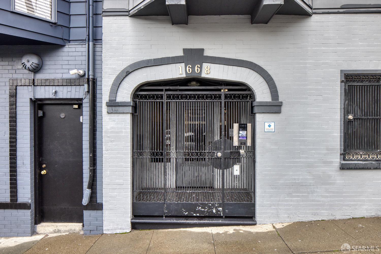 Detail Gallery Image 4 of 14 For 1668 Washington St, San Francisco,  CA 94109 - – Beds | – Baths