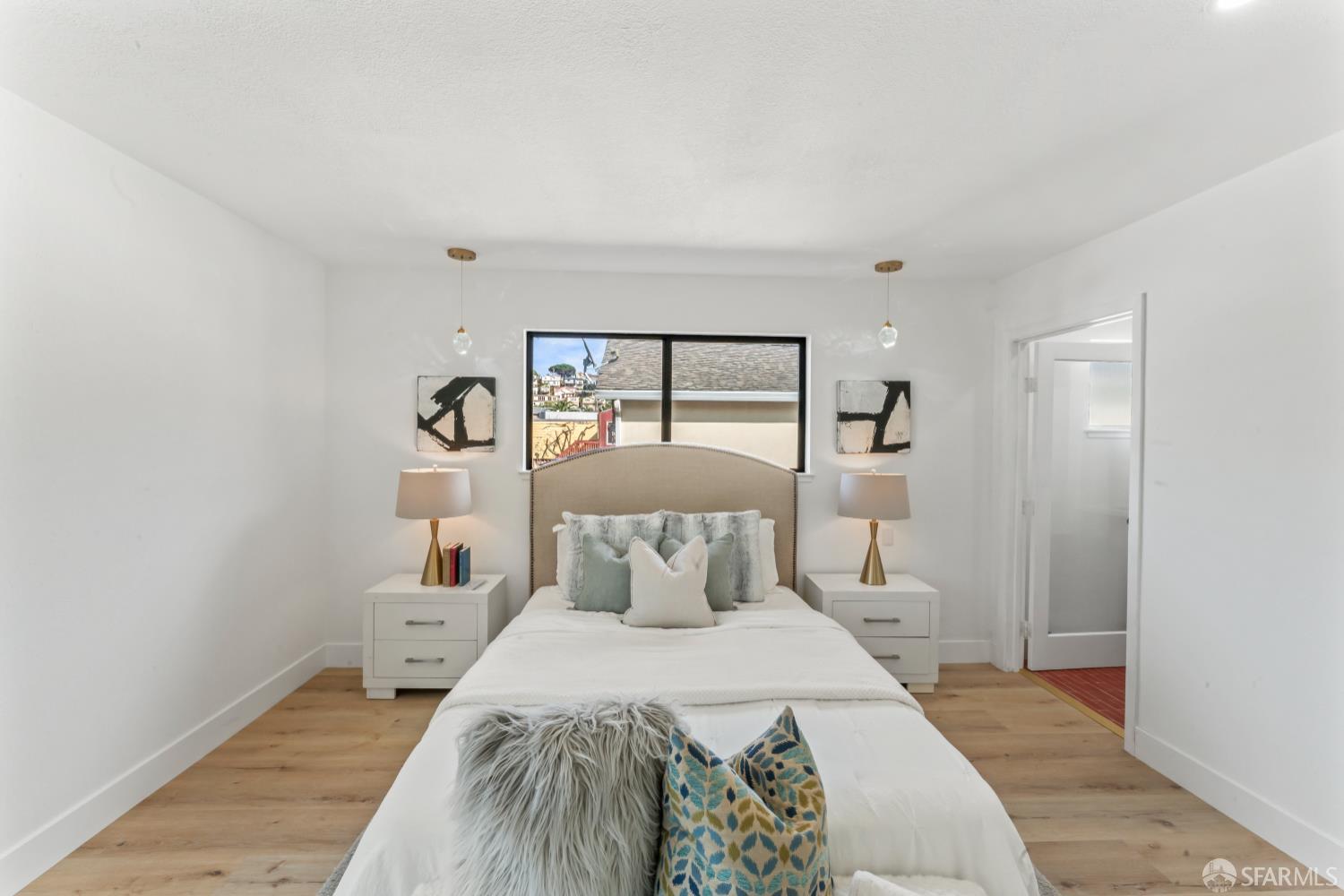 Detail Gallery Image 16 of 43 For 300 Klamath St, Brisbane,  CA 94005 - 3 Beds | 3 Baths